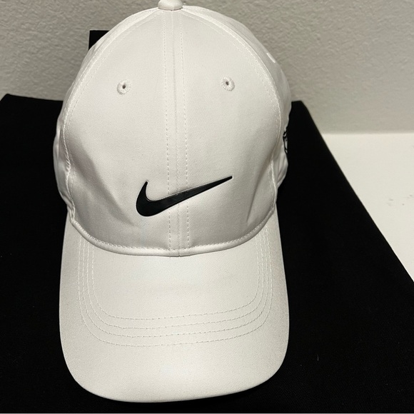 NIKE GOLF CLUB UNISEX CAP HAT MEDIUM LARGE WHITE SNAPBACK DRIFIT SWOOSH MONOGRAM - Picture 3 of 8